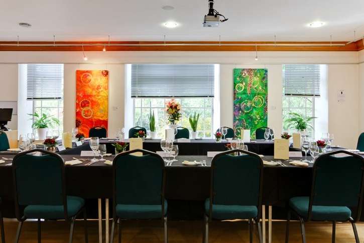 The Knapp Gallery