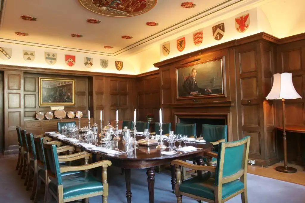 The Small Pension Room