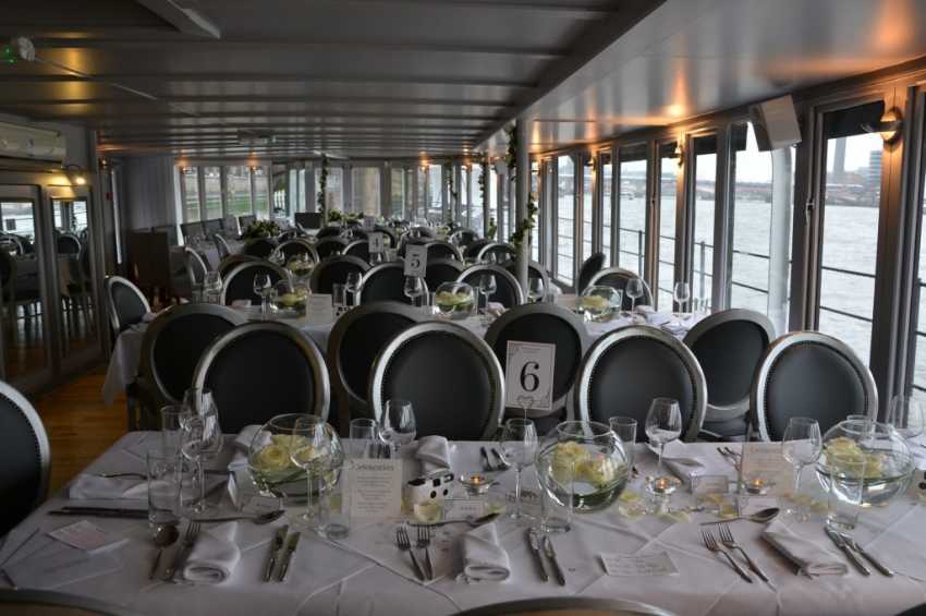 london yacht restaurant